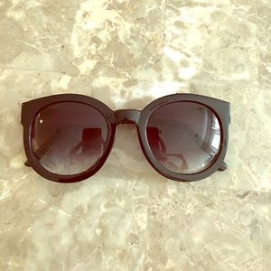 Women's Sunglasses Black lenses and Gold Frames