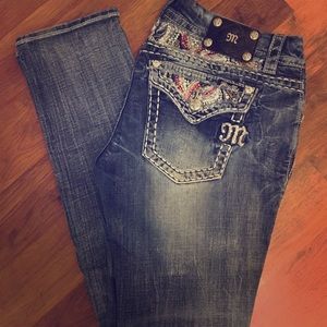 SOLD LOCALLY 🚫 Miss Me Skinny Jeans