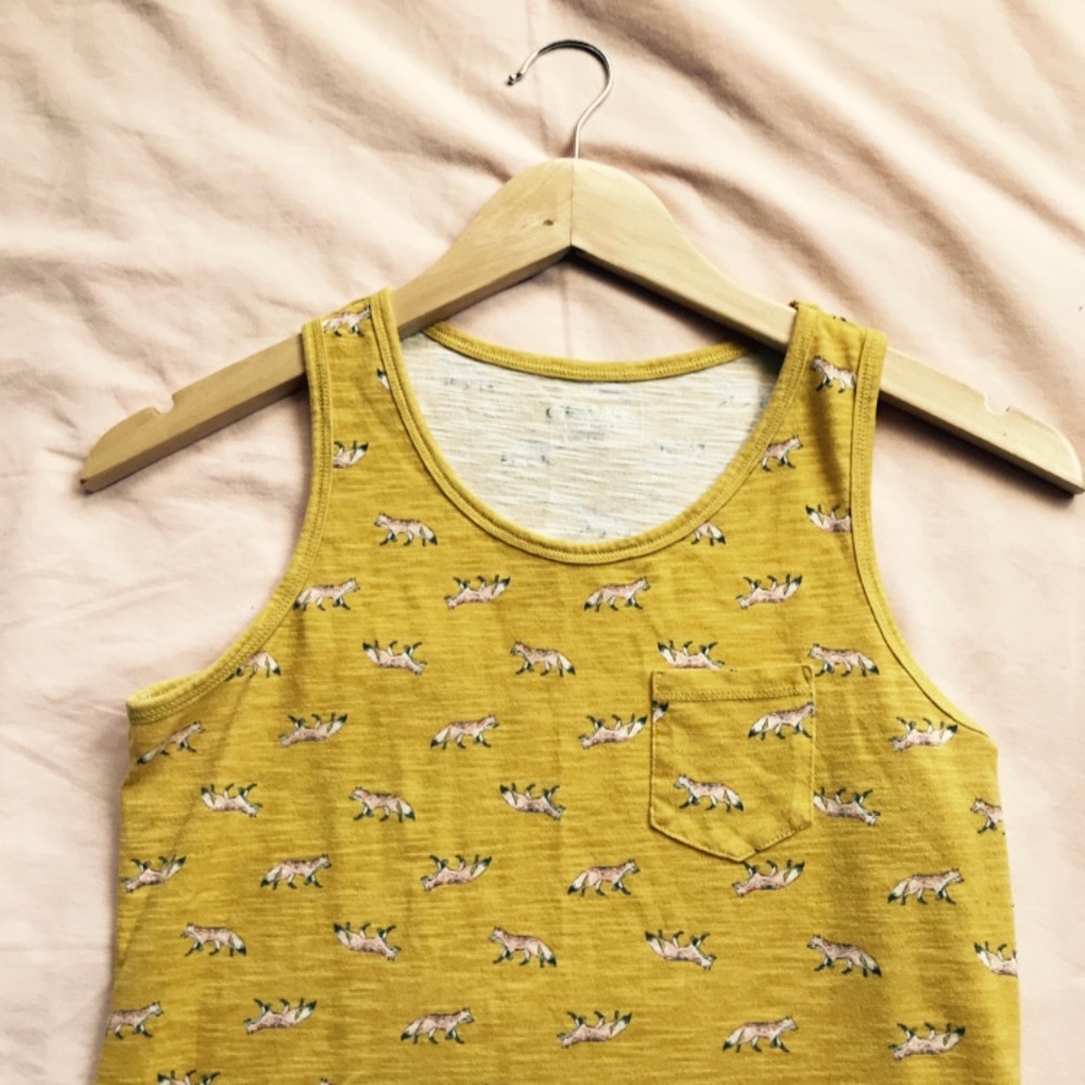 Whimsical mustard fox tank top 🦊