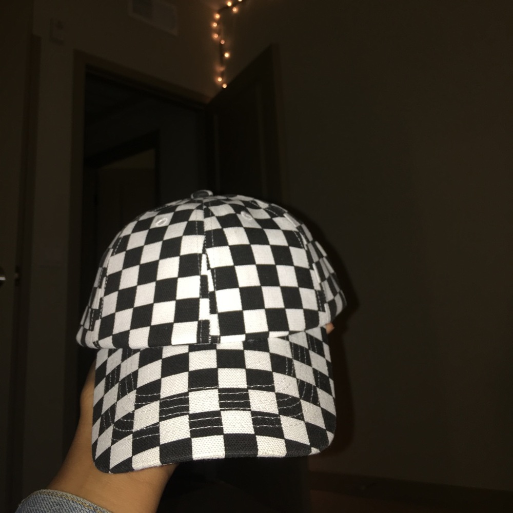 BLACK AND WHITE CHECKERED HAT