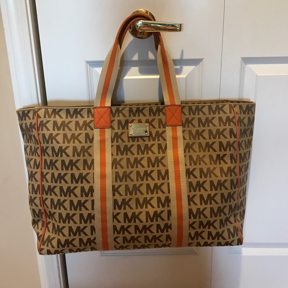 Michael Kors Signature XL tote!