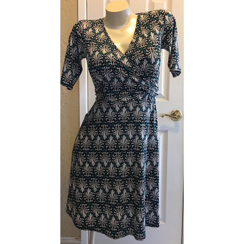 Beautiful Donna Morgan dress 2