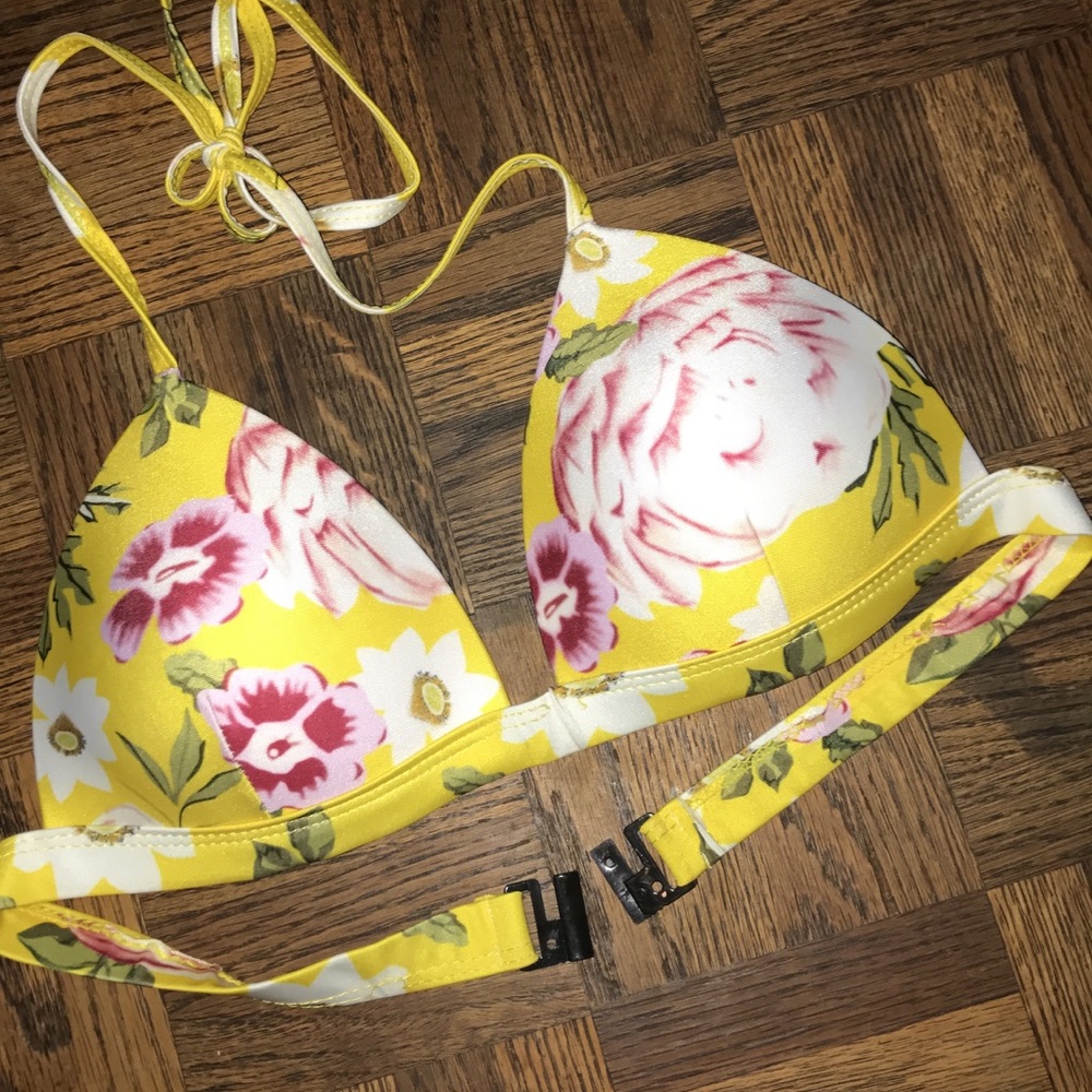 Triangl look alike bikini size L (fits like M)💛