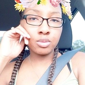 Meet your Posher, Chanelle