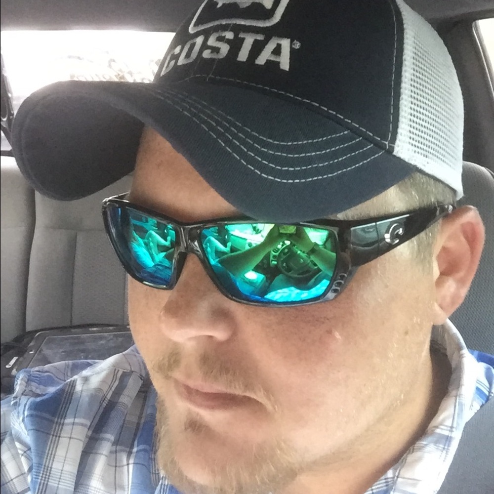 Meet your Posher, Dustin