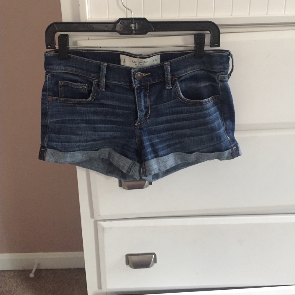 ABERCROMBIE & FITCH SHORTS! size 4