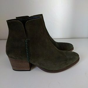 Never worn Steve Madden "Galaxi" booties.