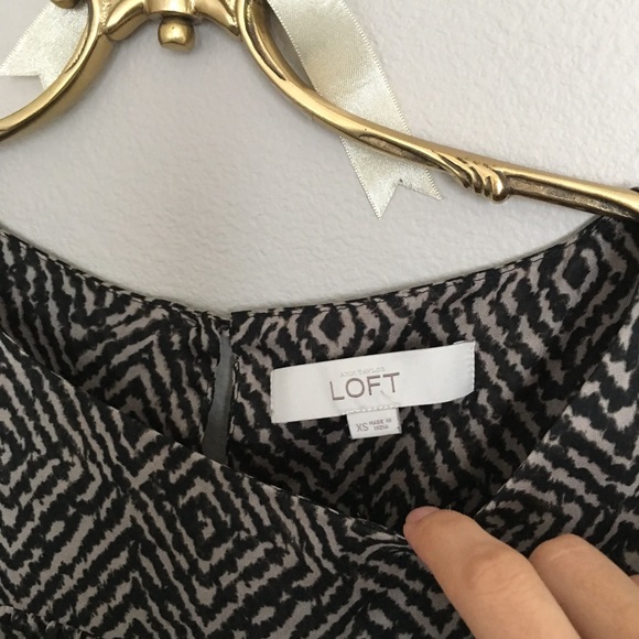 Black and white tribal blouse from Loft - Picture 2 of 2