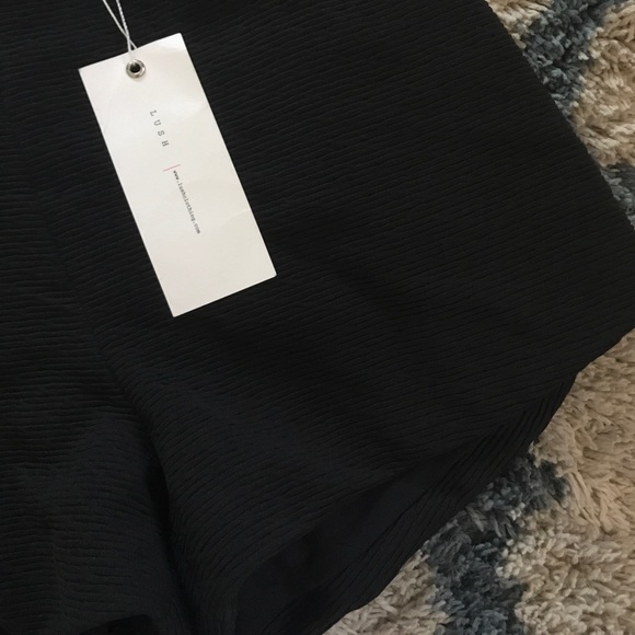 Lush shorts - Picture 2 of 2