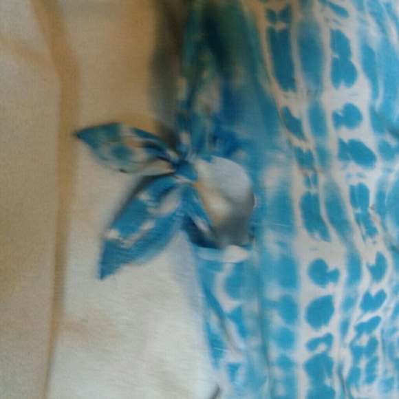 Blue and pink tie dye crop top - Picture 2 of 3