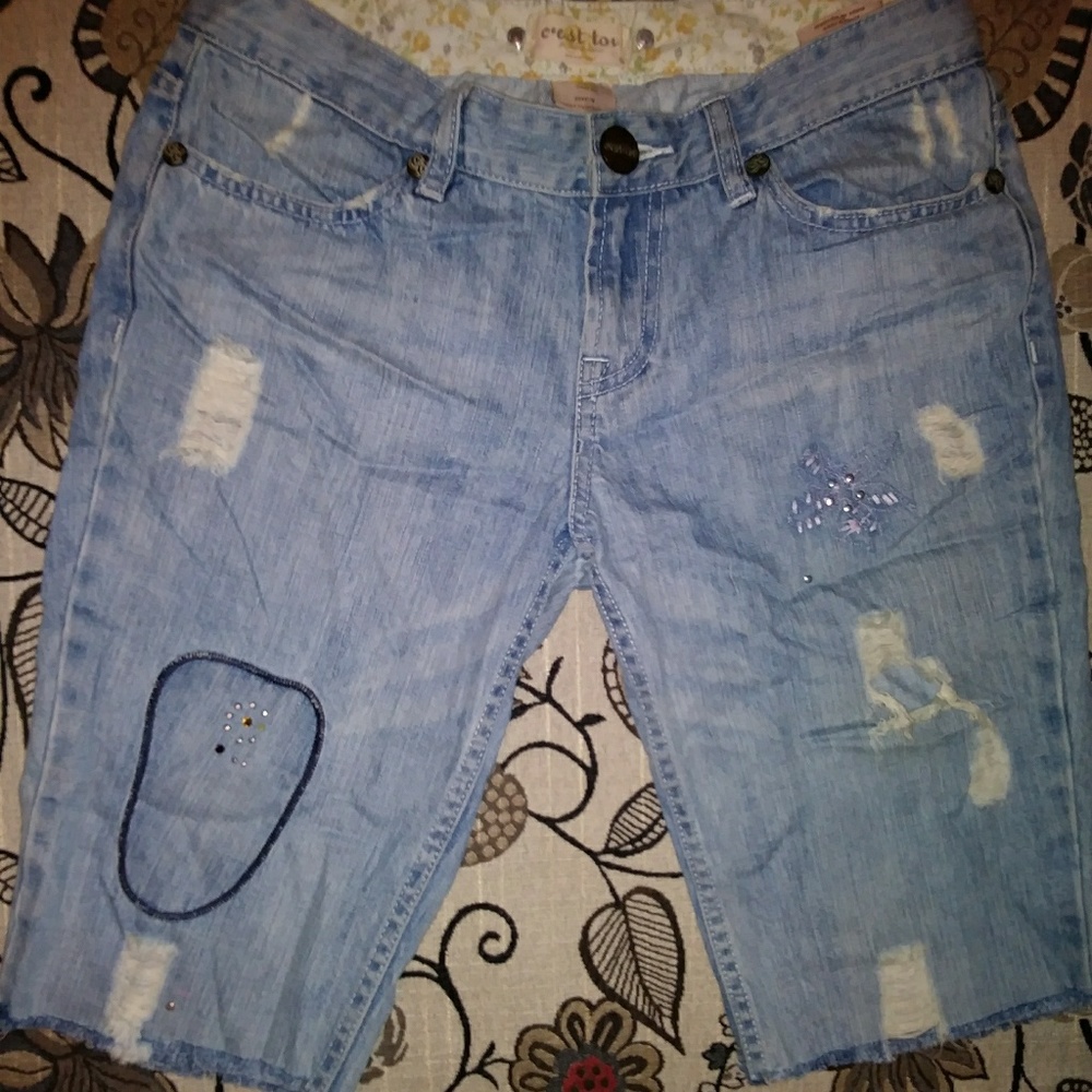 SOLD 🌟C'est Toi Distressed Denim Shorts🌟