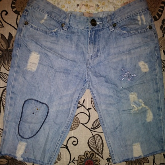 SOLD 🌟C'est Toi Distressed Denim Shorts🌟 - Picture 3 of 5