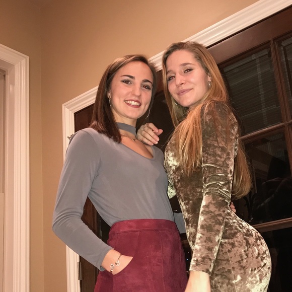 Forever 21 velvet dress - Picture 2 of 2