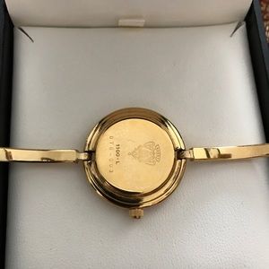 Authentic Gucci lady's watch really cute