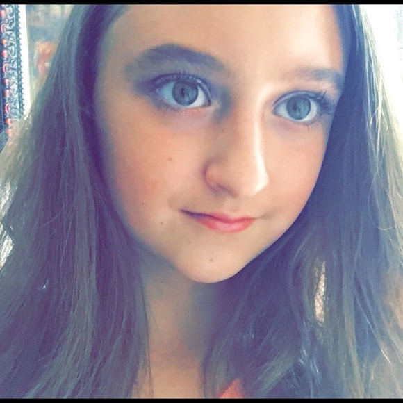 Meet your Posher, Olivia - Picture 1 of 1