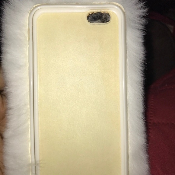 Furry White iPhone 6S phone case with bow - Picture 3 of 3