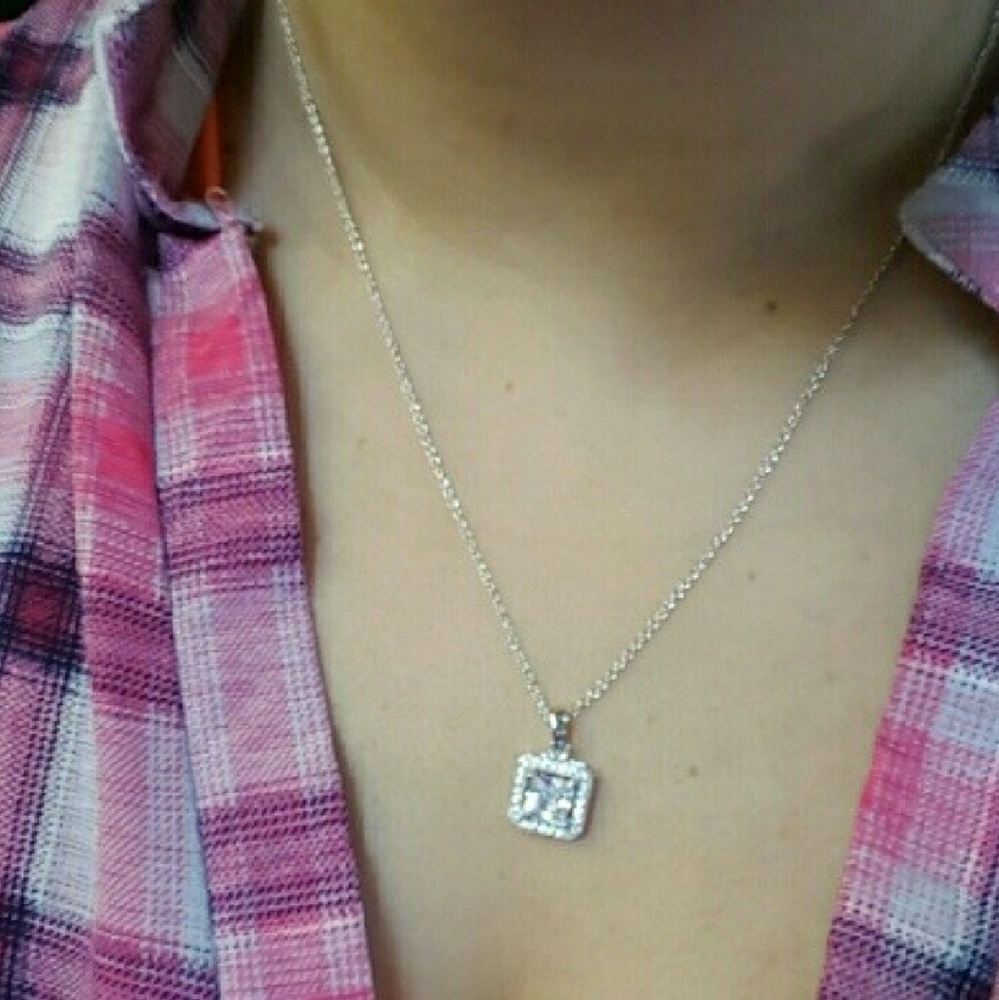 18k Swarovski Princess cut necklace - Picture 3 of 5