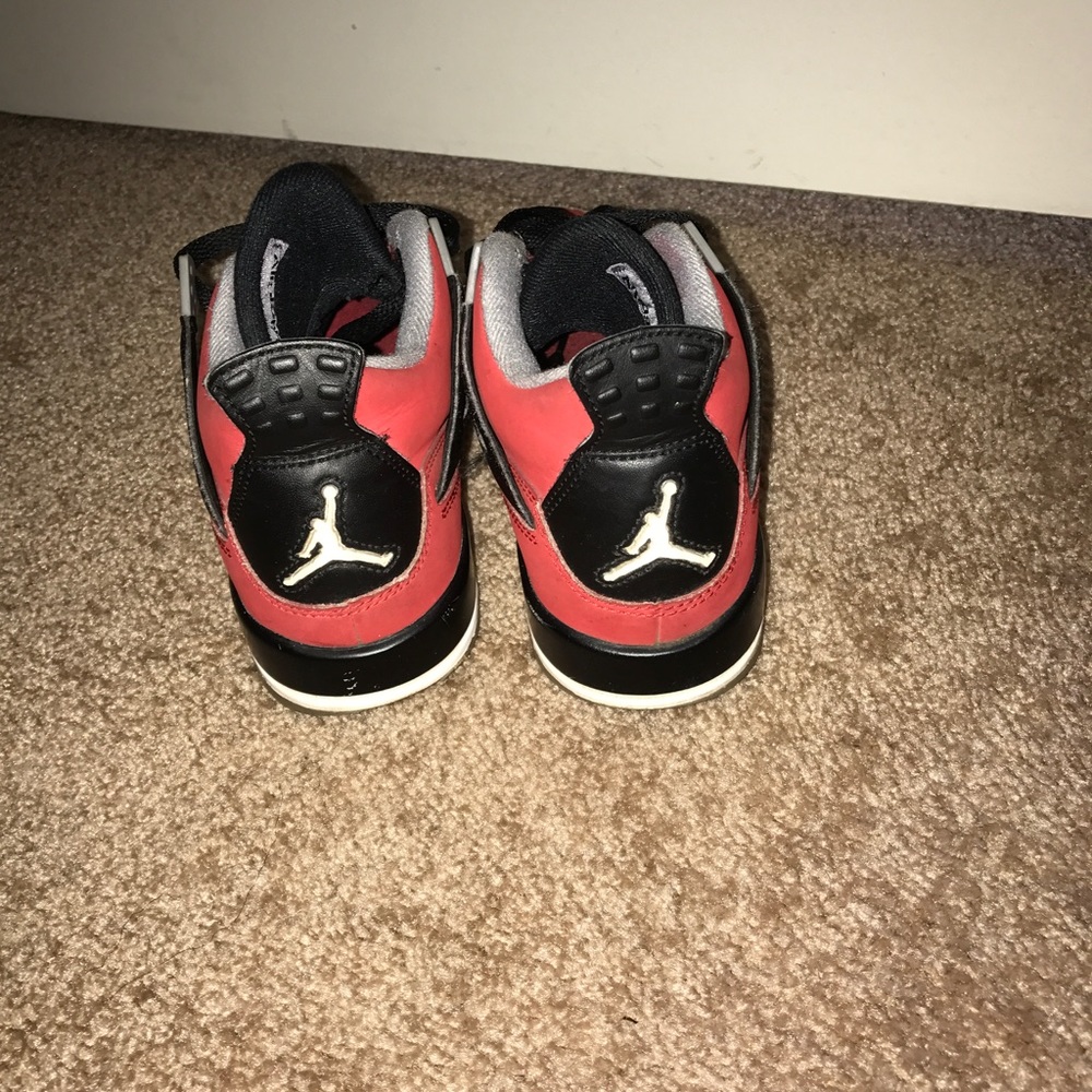 Jordan 4s - Picture 2 of 3