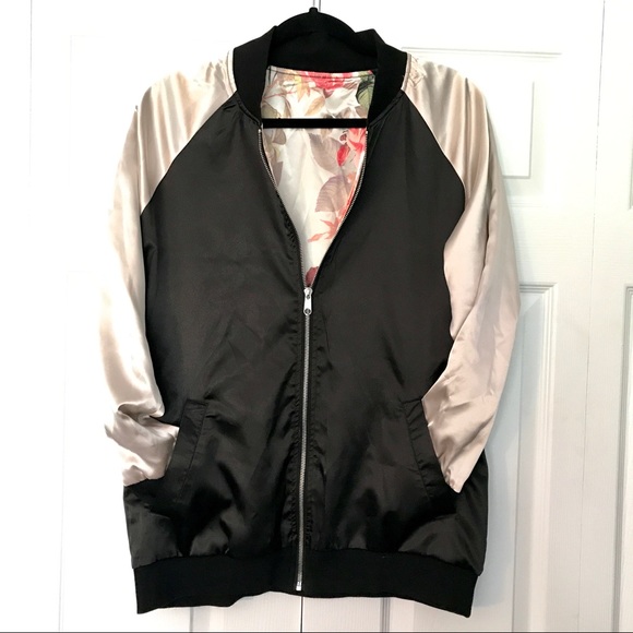 🔥 NWT! 2in1 Oversized Satin Bomber - Picture 4 of 8