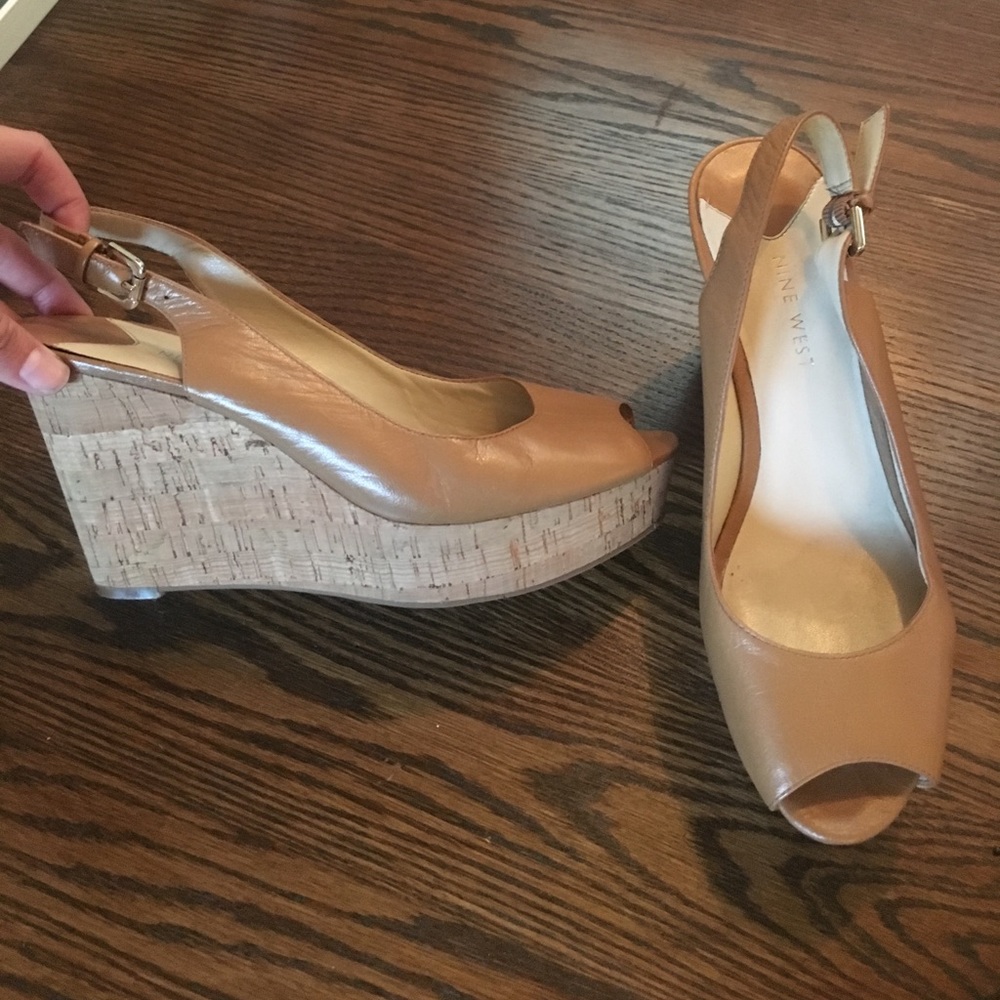 Size 7.5 Nine West Tan and Cork wedges.