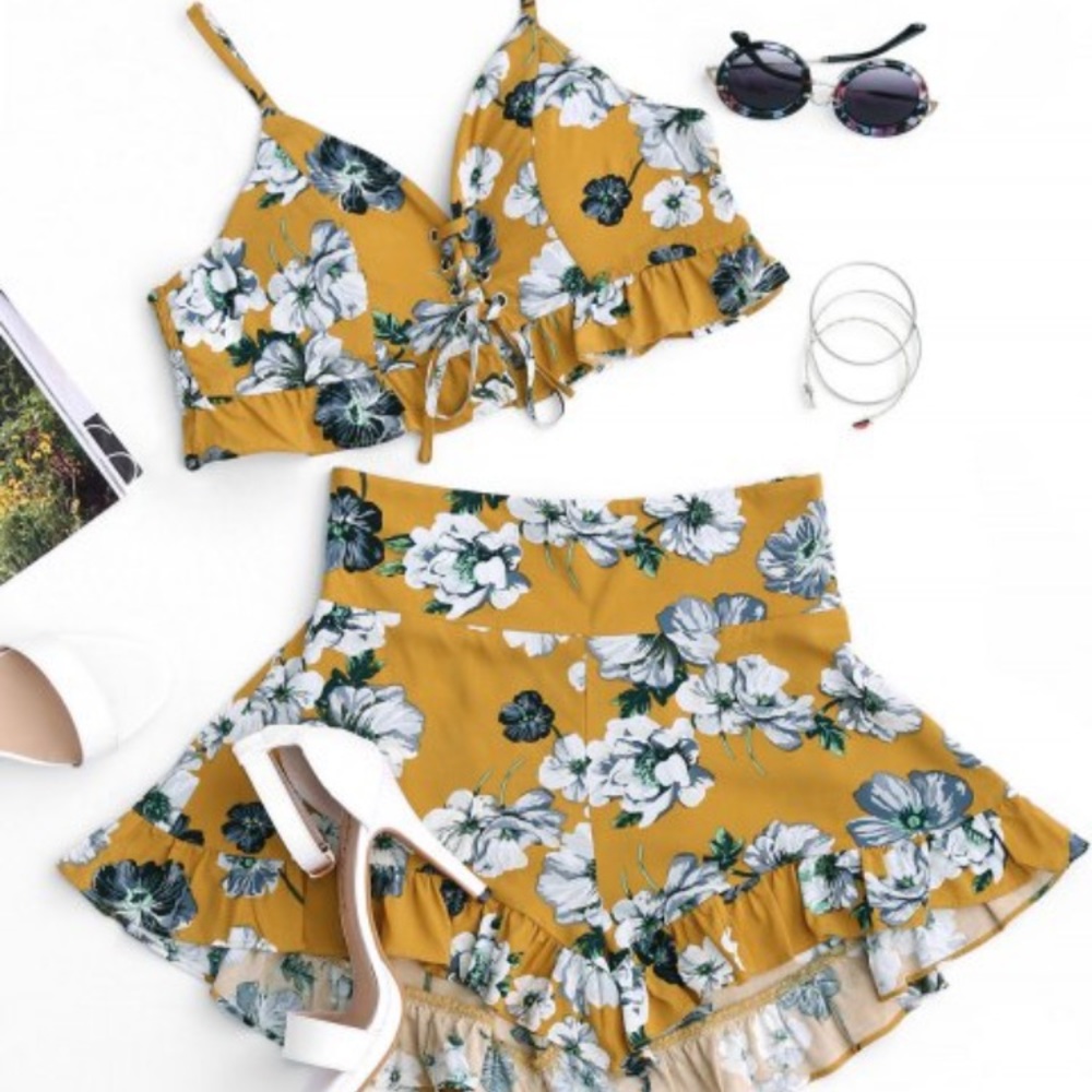 ‼️LAST Floral Ruffle Cropped Lace Up Top and Short