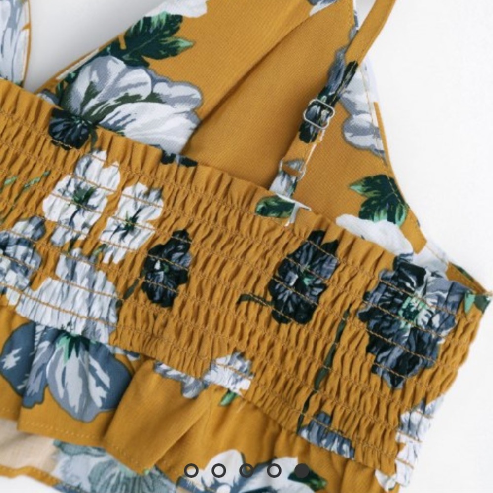 ‼️LAST Floral Ruffle Cropped Lace Up Top and Short - Picture 4 of 5