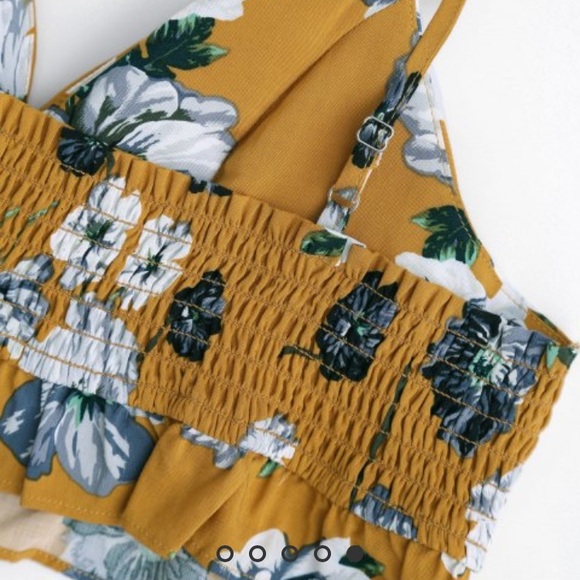 ‼️LAST Floral Ruffle Cropped Lace Up Top and Short - Picture 4 of 5