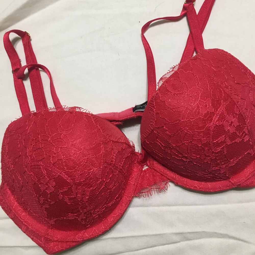 Victoria's secret strappy bra 32 B