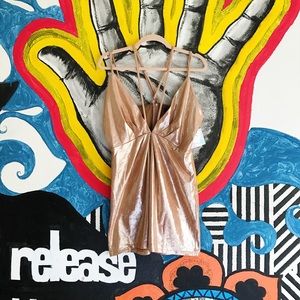 Never worn, metalic cocktali dress!