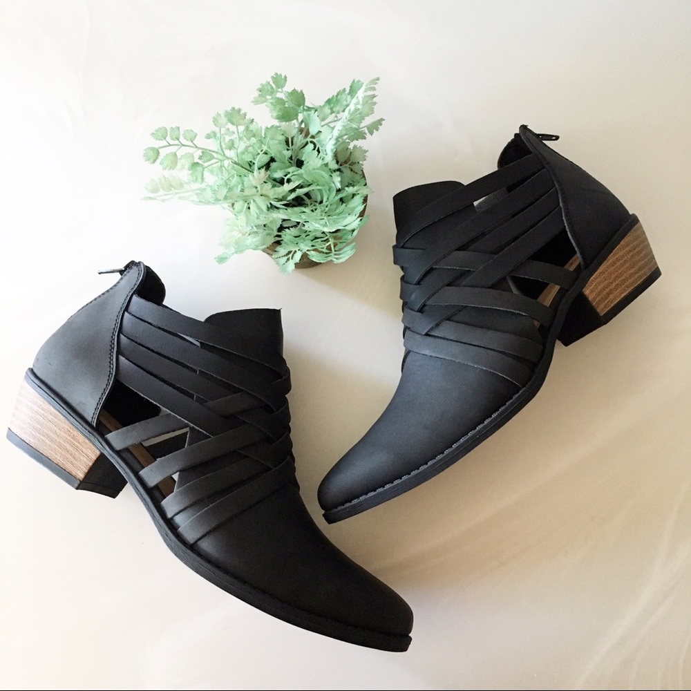 Qupid Strappy Black Ankle Booties - Picture 2 of 6