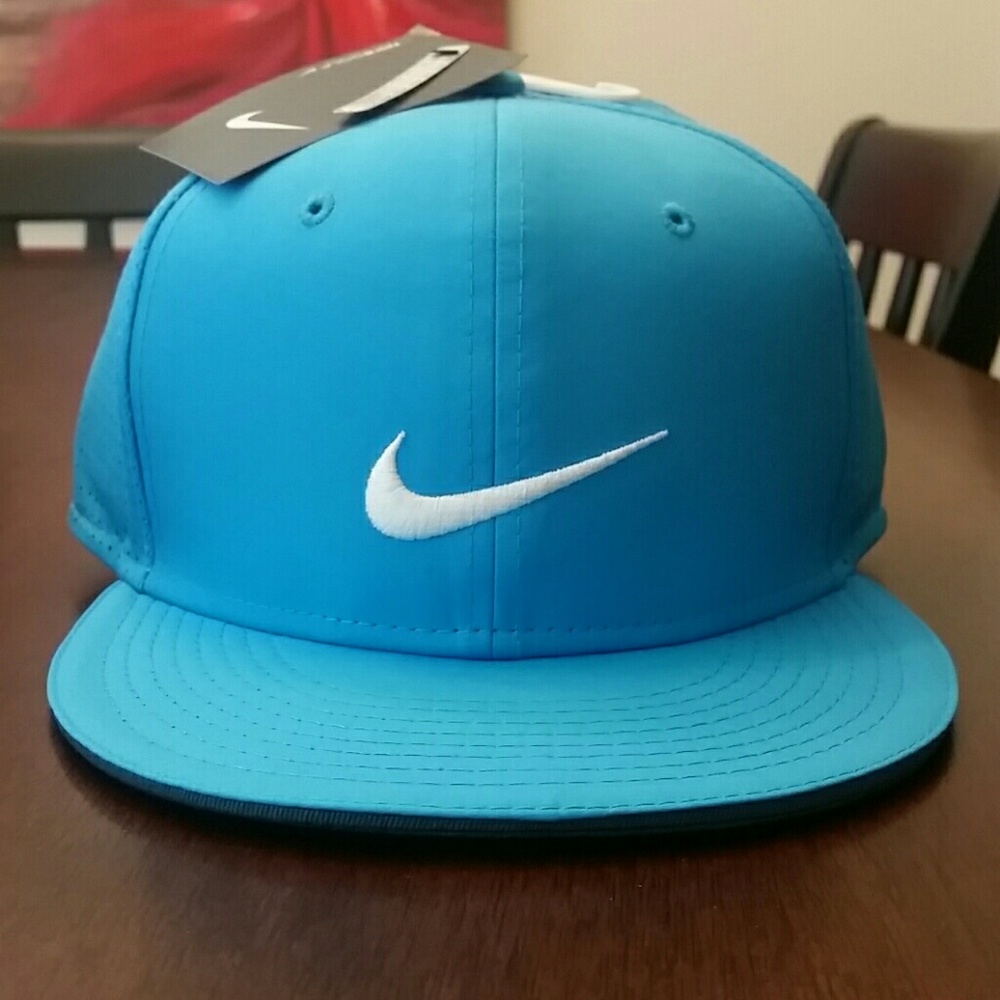 ⛳ SOLD- Nikegolf Dri-Fit Hat              L/XL