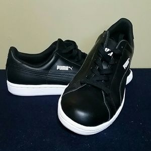 New never used - Puma all leather sneakers 9.5