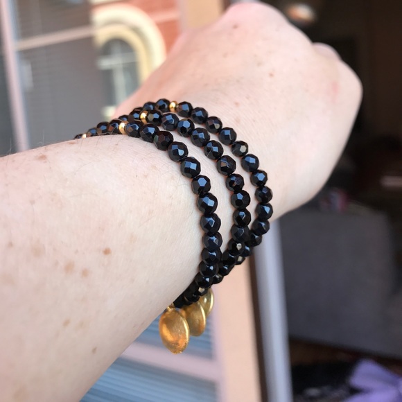 💕HP💕Evil Eye black Beaded stretch Bracelet - Picture 13 of 16