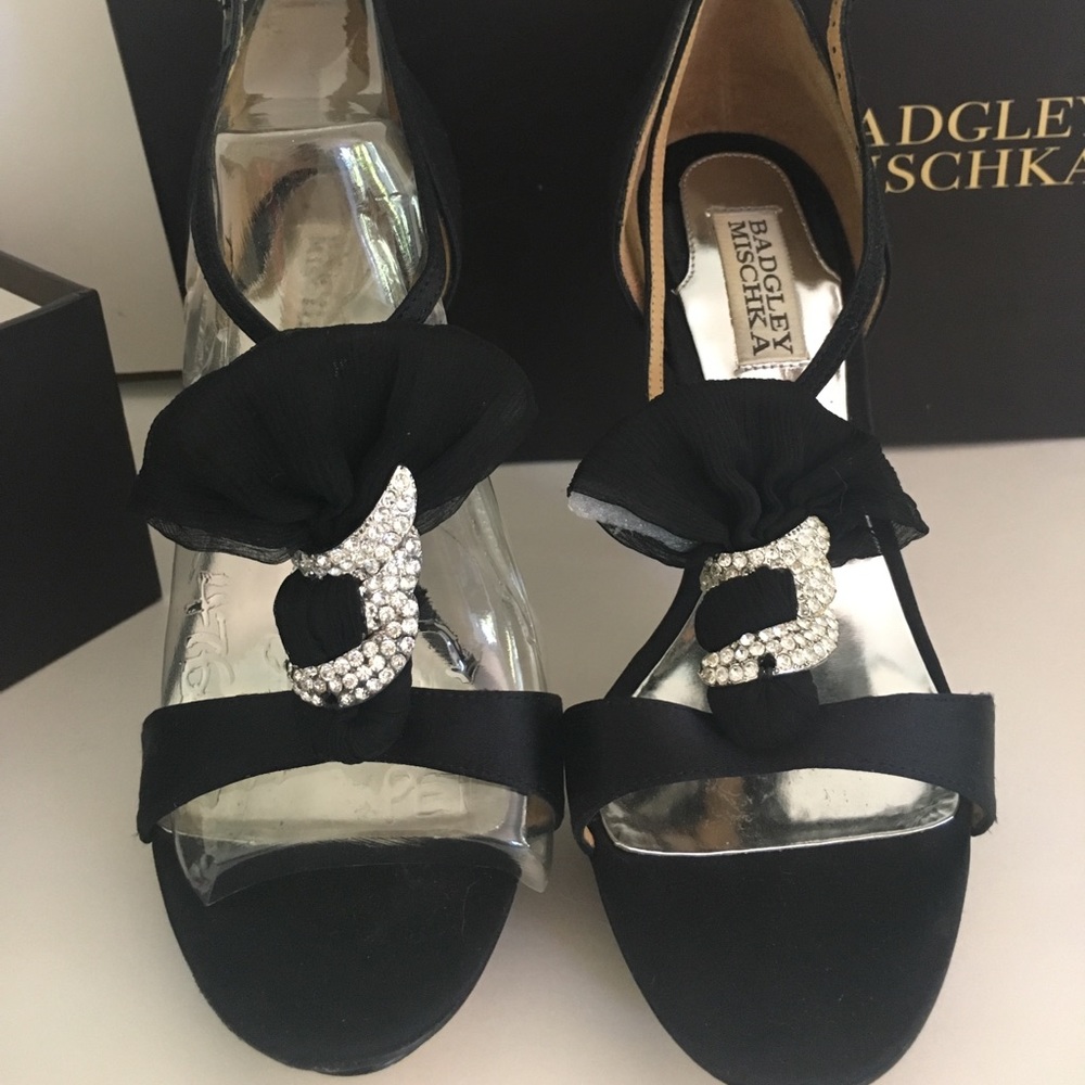Badgley Mischka new black satin sandals size 8 new