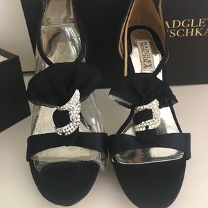 Badgley Mischka new black satin sandals size 8 new