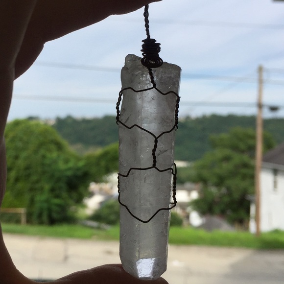Quartz Crystal Pendant - Picture 2 of 4