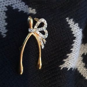RARE VINTAGE ST. JOHN BROOCH