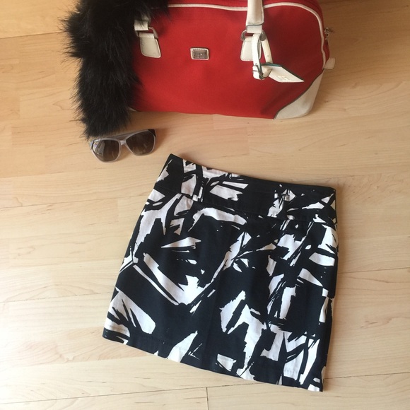 Forever 21 Size M Mini Skirt - Picture 2 of 8