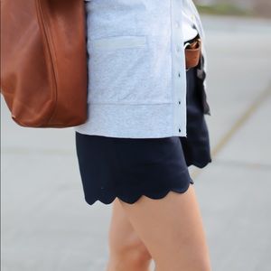 ❤️3FOR $20❤️Scalloped hem navy blue shorts