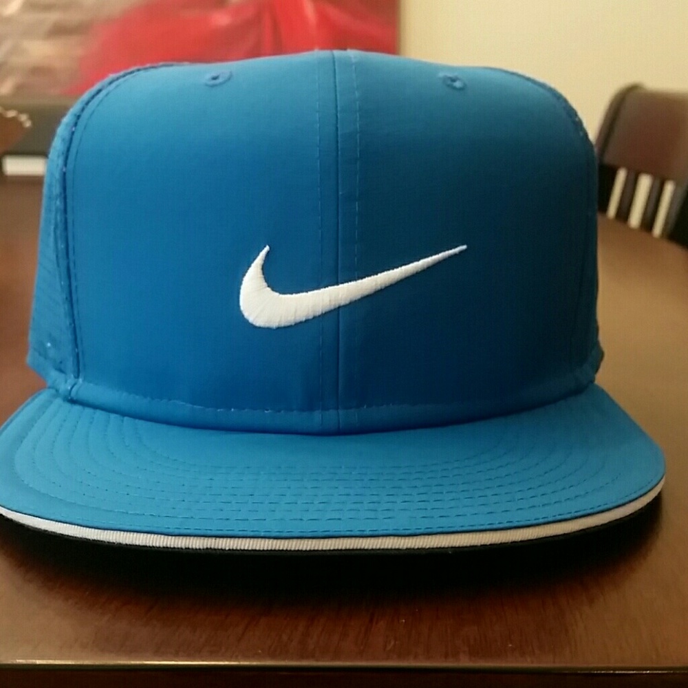 ⛳SOLD - Nikegolf Dri-Fit Hat         L/XL