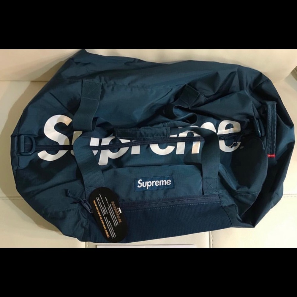 Supreme duffle bag