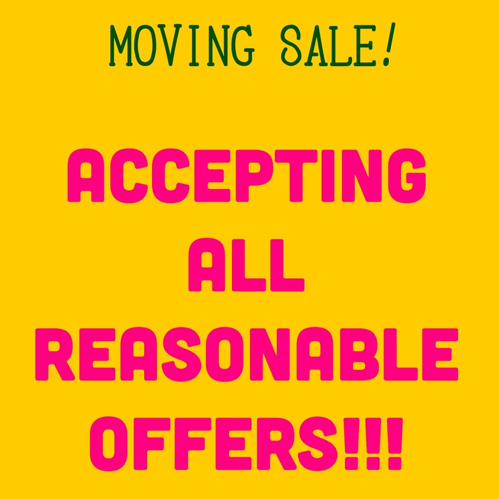 COME CHECK OUT MY CLOSET! ACCEPTING OFFERS!