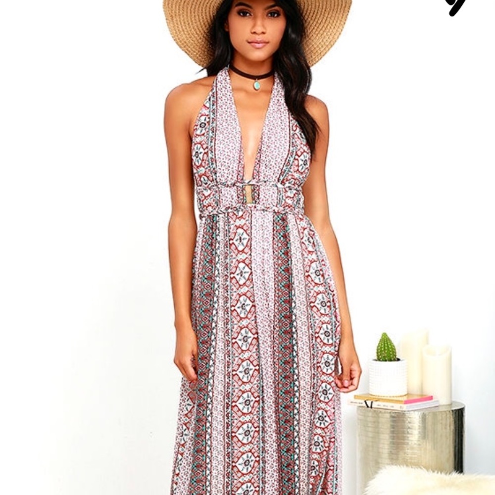 🎀Lulu's Beautiful halter maxi  dress🎀
