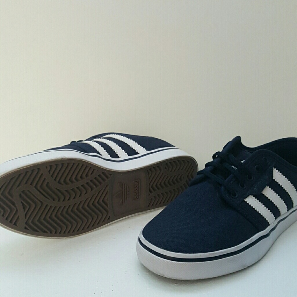 ADIDAS Seeley Shoes-Men's-Collegiate Navy / Runnin
