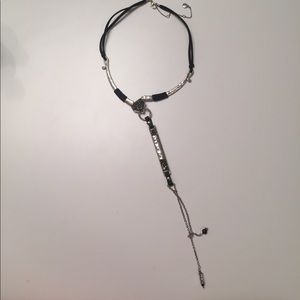 Edgy Choker