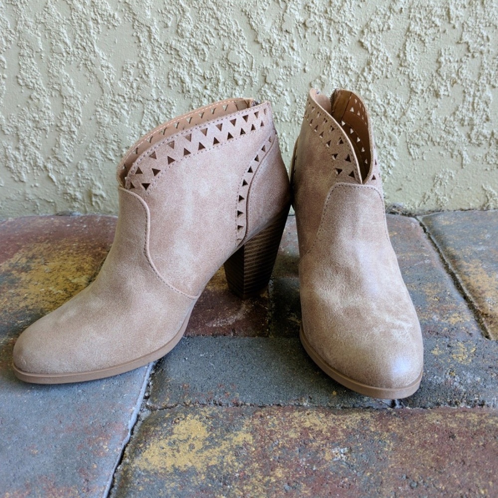 Last❣️Taupe Laser Cutout Ankle Booties - Picture 2 of 3