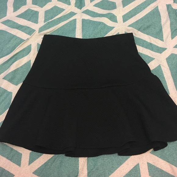 Black skater skirt by Bethany Mota (Youtuber) - Picture 1 of 2