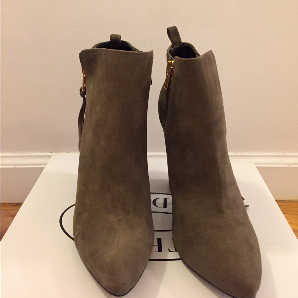 BRAND NEW!! Steve Madden ankle boots sz 7