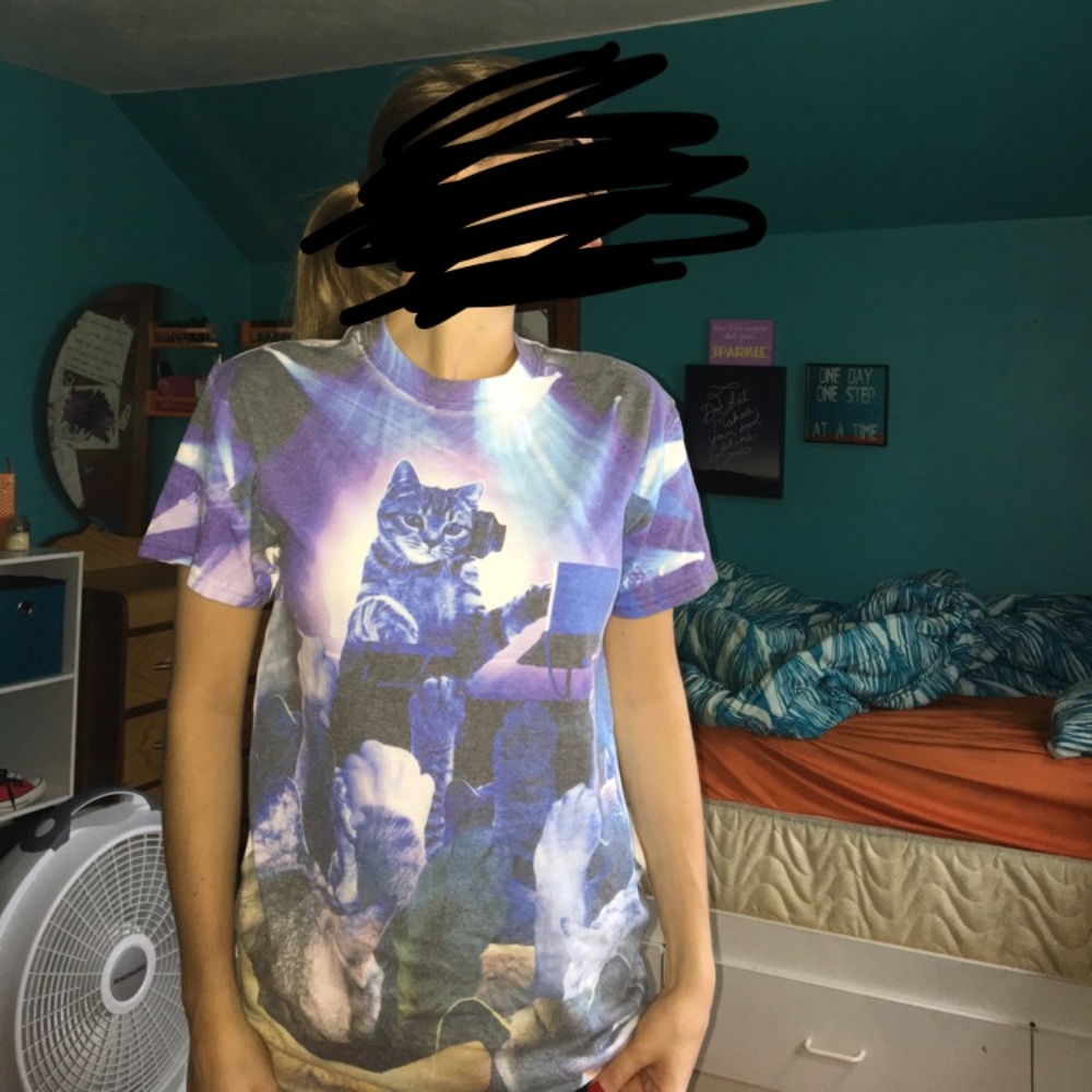 Cat tshirt? Lol