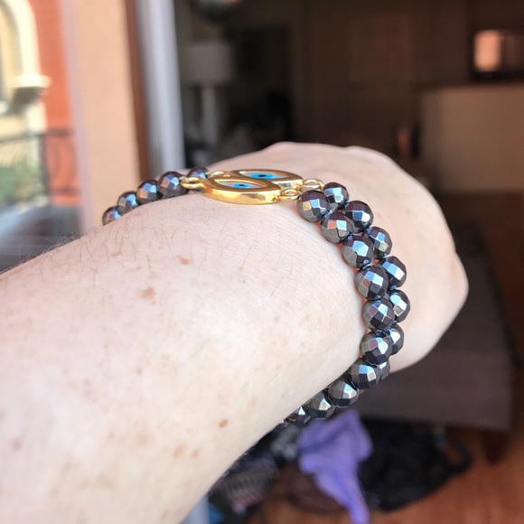 ⭐️HP⭐️Hematite Evil Eye Beaded stretch Bracelet - Picture 5 of 7